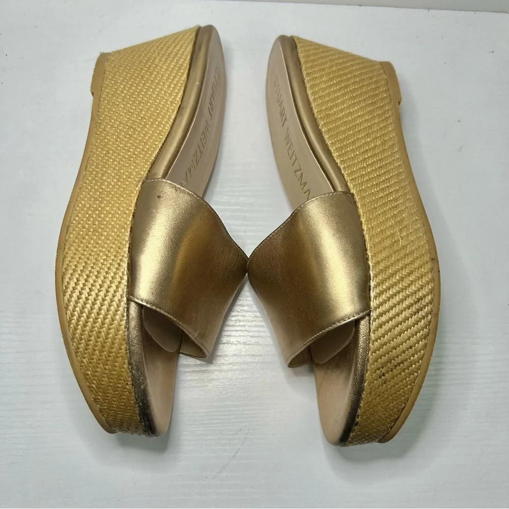 Stuart Weitzman Gold Wedge Platform Slides Size 6 - Picture 5 of 14